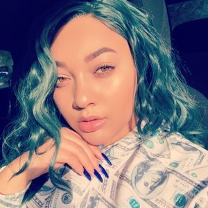 Meet your Posher, Amber